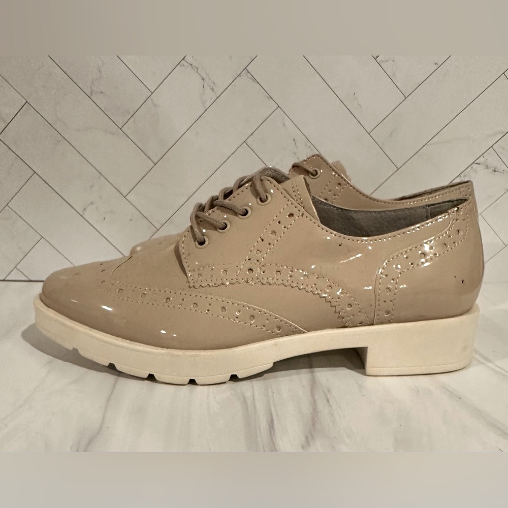 Elegant Patent Leather Beige Women's Oxford Shoes